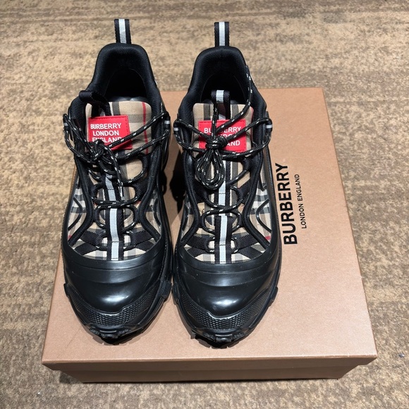 Burberry Arthur Archive Sneakers – Beige/Black – Men’s Size 11 (EU 44) - Picture 3 of 10